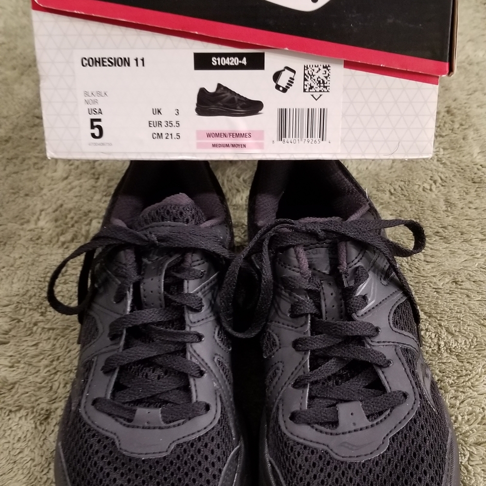 Saucony Black Athletic Shoes with Cushioned Design